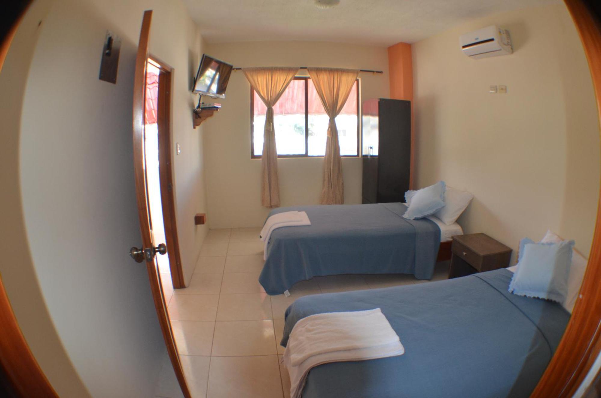 Hostal Tongo Reef Puerto Baquerizo Moreno Habitación foto